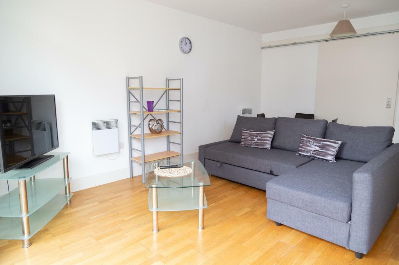 Serviced Apartment In Liverpool City Centre - Free Parking - Balcony - By Happy Days Экстерьер фото